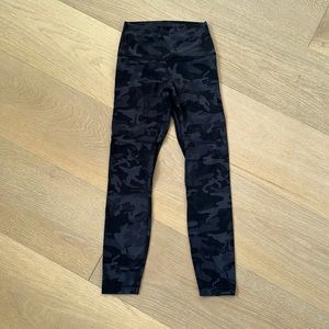 lululemon Align High-Rise Pant 25". Black camo